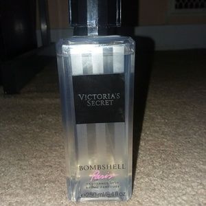 VS Bombshell Paris Mist